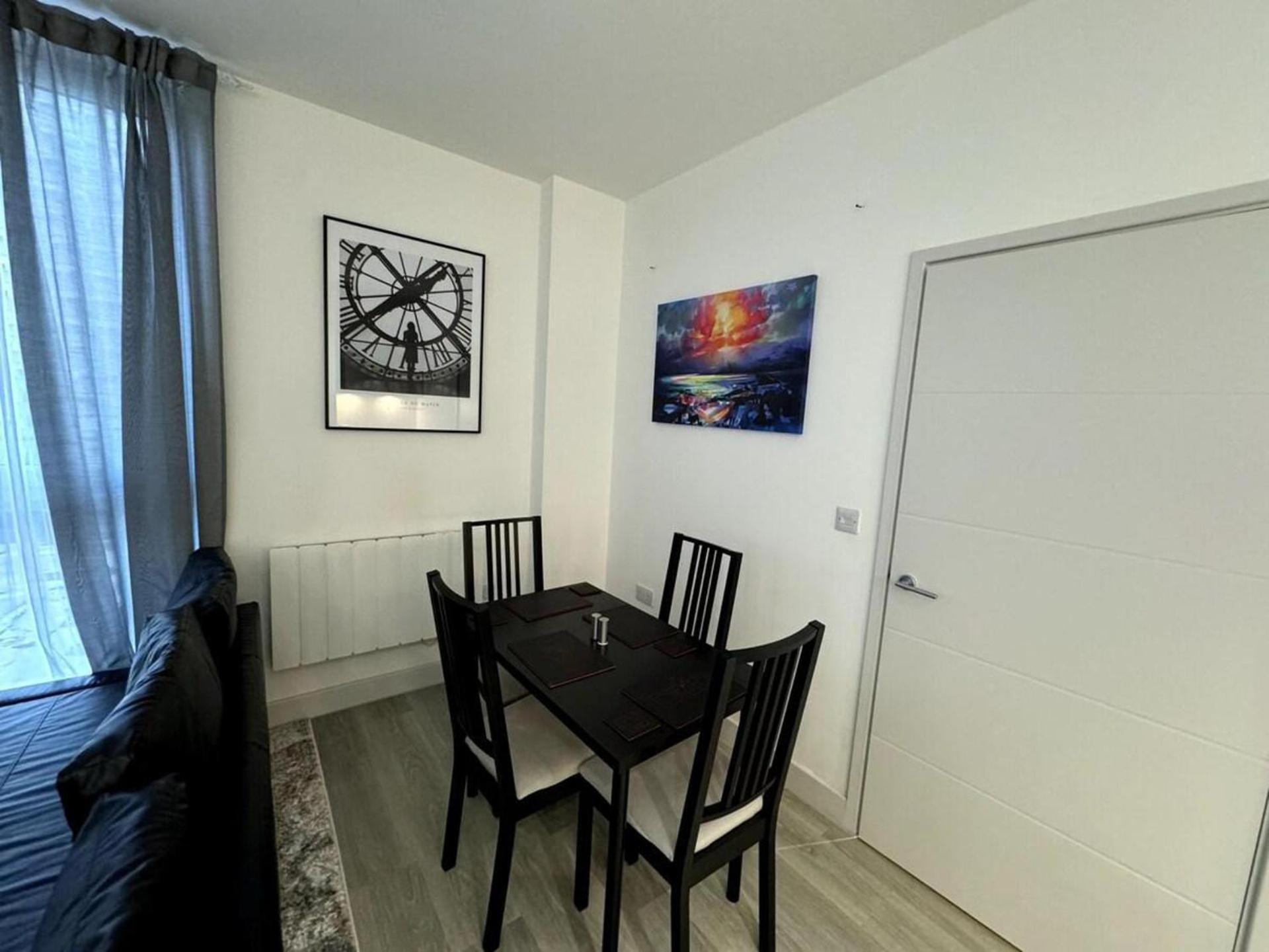 Cozy Bracknell Apartment With Modern Amenities Dış mekan fotoğraf