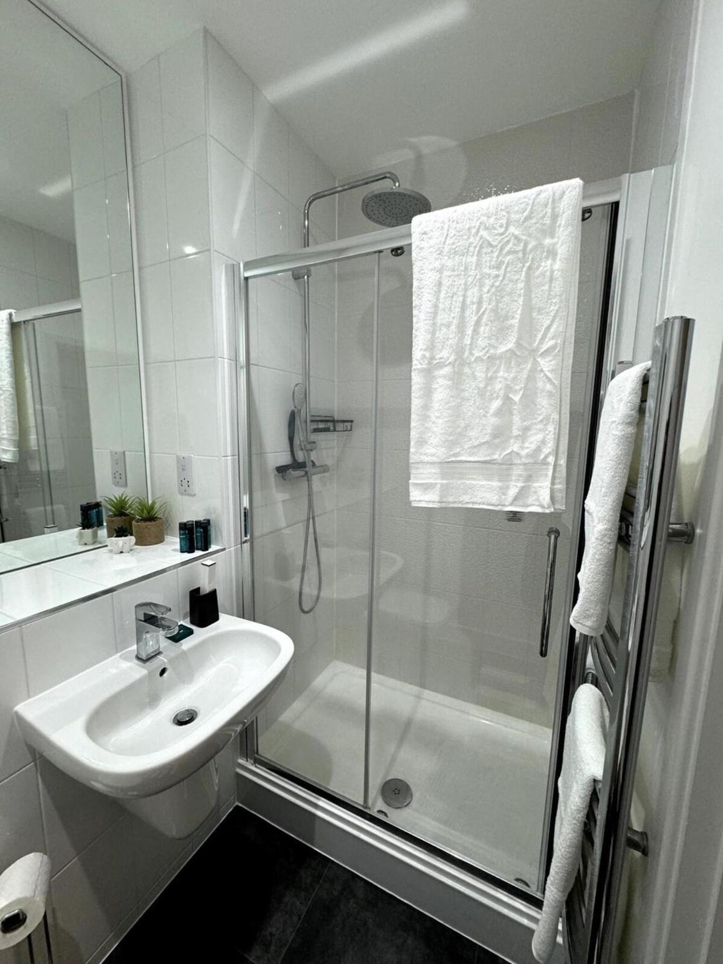 Cozy Bracknell Apartment With Modern Amenities Dış mekan fotoğraf