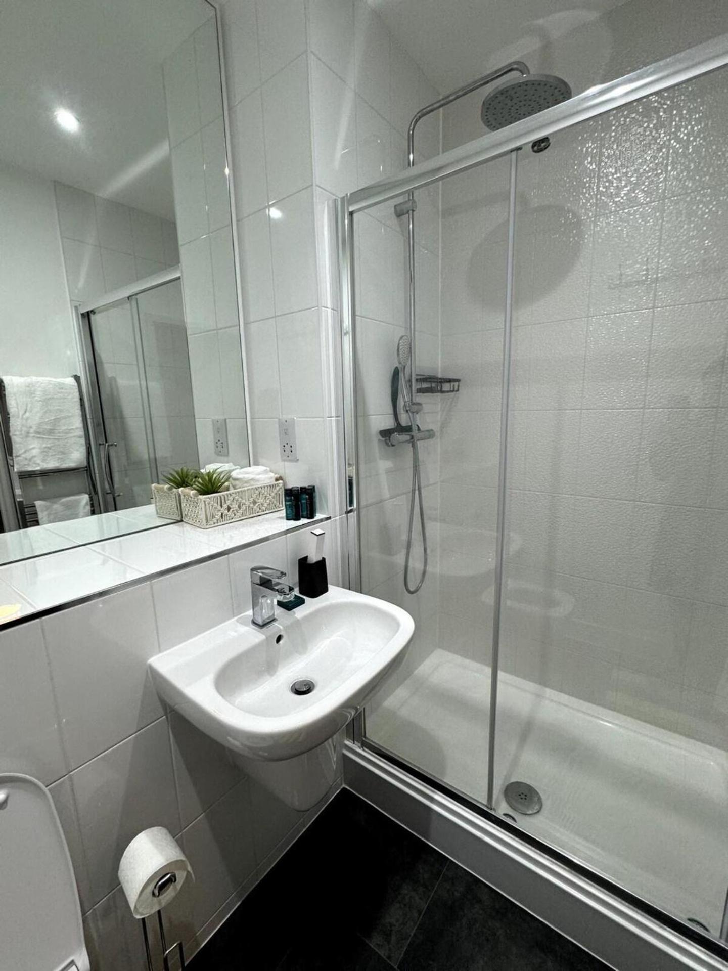 Cozy Bracknell Apartment With Modern Amenities Dış mekan fotoğraf